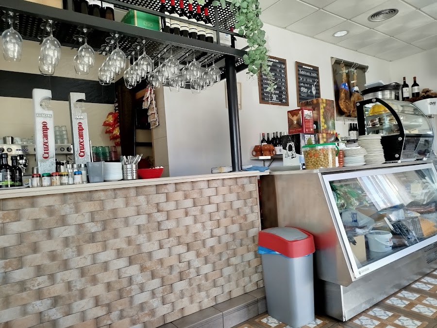 LA LOLA (Abacería y Tapas)