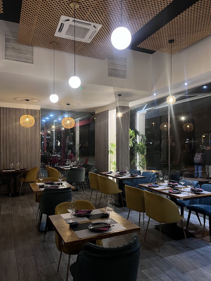 Oishi sushi bar