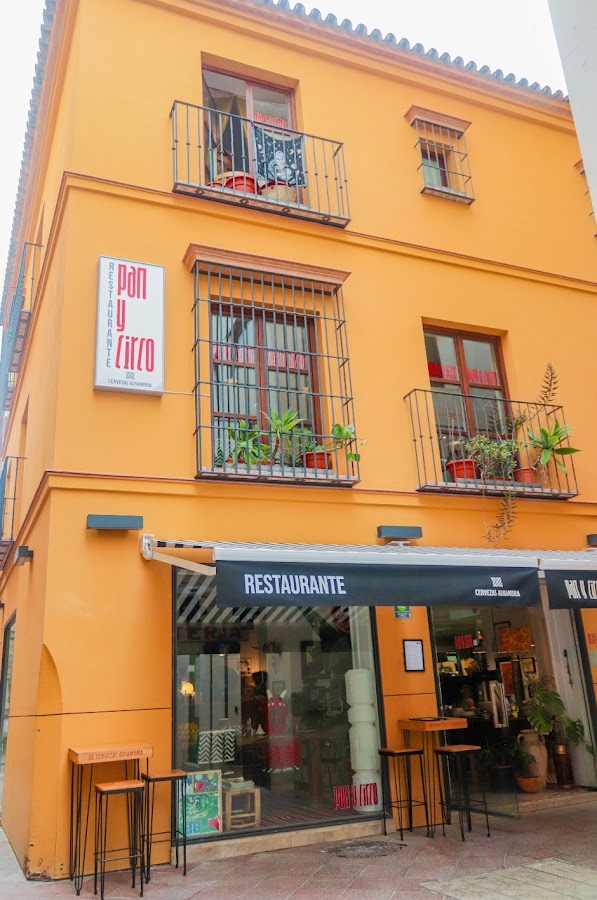 Pan y Circo / Restaurante en el centro de Sevilla